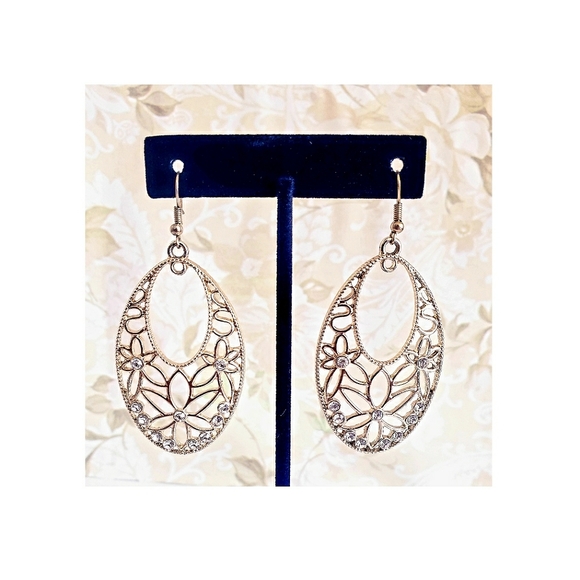 NWOT GOLD TONE DANGLE EARRINGS - Picture 1 of 1